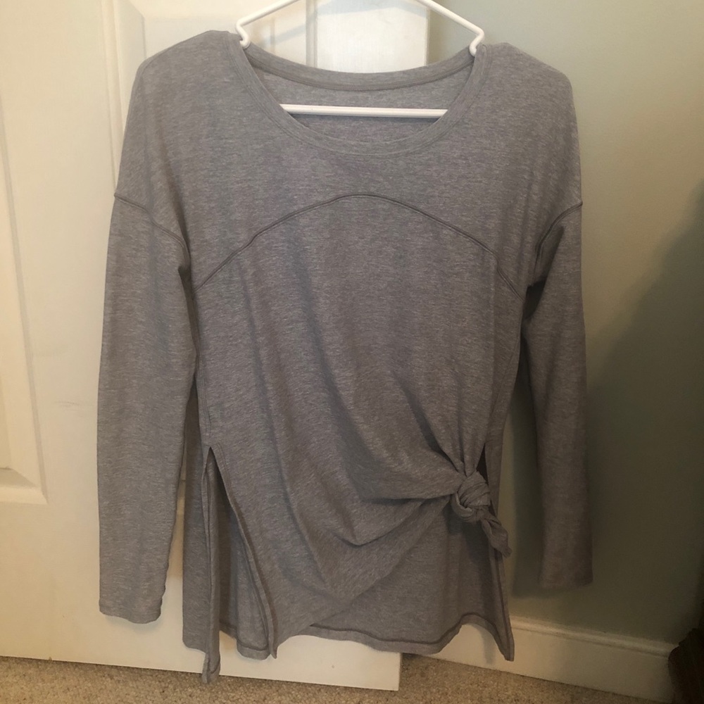 EUC Lululemon Top Size 2 Grey